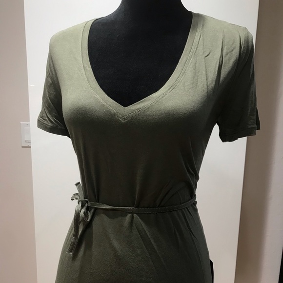 NWT BCBG Deep V T-Shirt - Picture 4 of 8